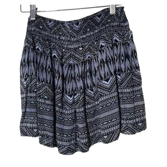 RD Style Vicki Printed Shorts Navy Black Boho Smocked Waist NWT Size Sma - Picture 3 of 8